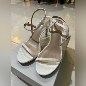 90% new Nordstrom heels for Prom